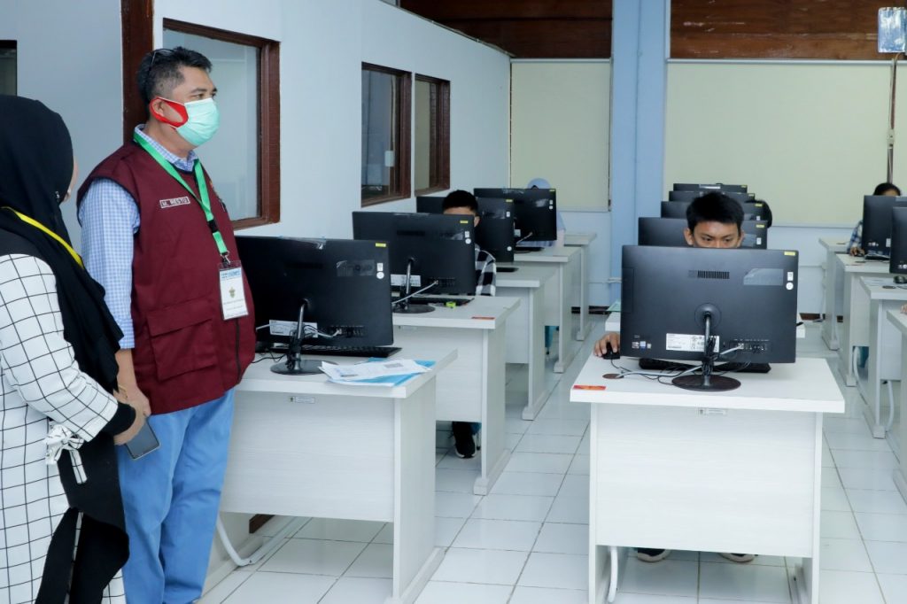 Hari Pertama Ujian, Pusat UTBK Unhas Temukan Peserta Bersuhu Tubuh Tinggi