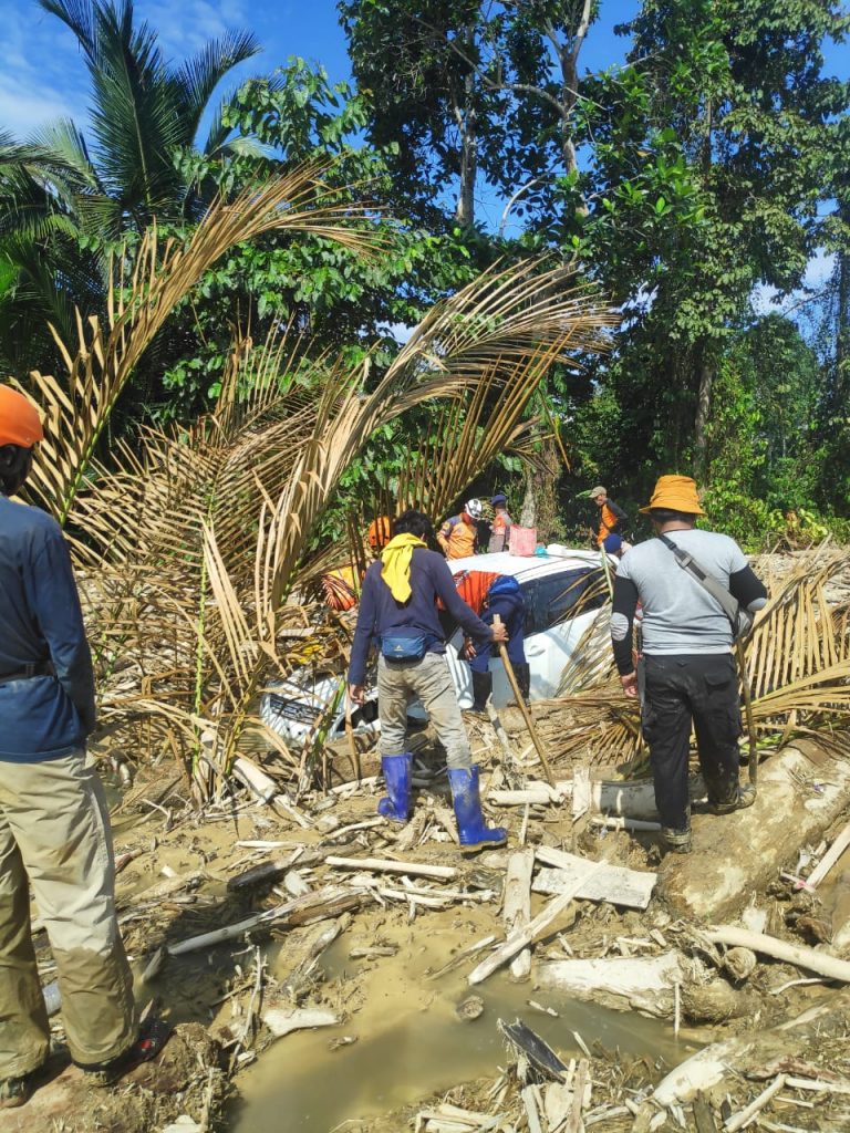 Mahasiswa FMIPA Unhas Kirim Tim Relawan dan Bantuan Logistik ke Masamba