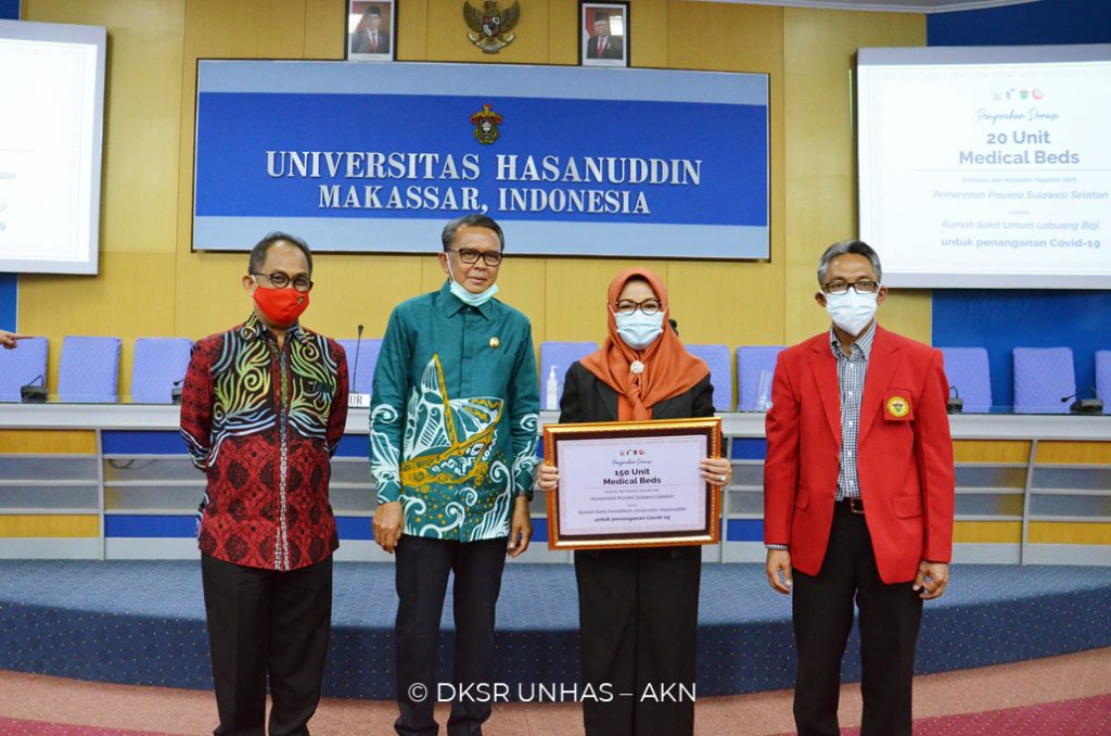 Rumah Sakit Unhas Terima Bantuan 150 Tempat Tidur Medis dari Jepang