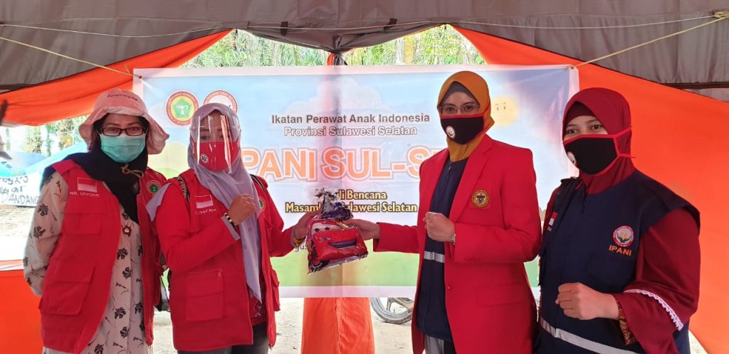 Hari Anak Nasional, Fakultas Keperawatan Unhas Gelar Bakti Sosial di Masamba