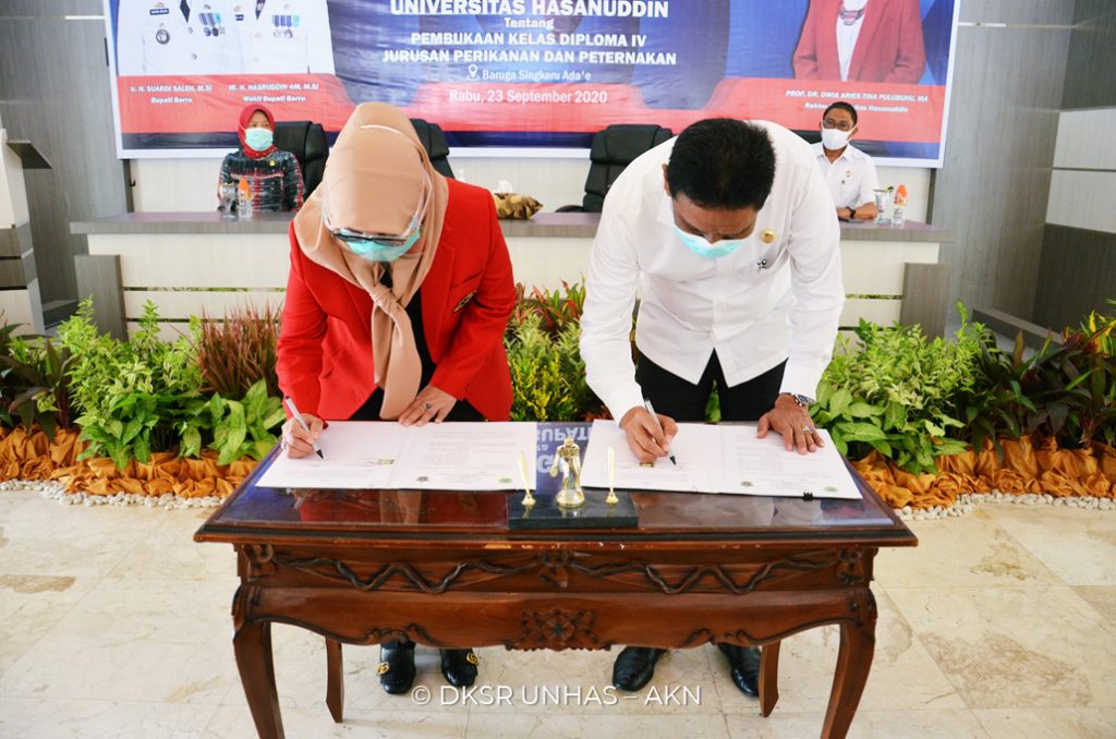 Rektor Unhas dan Bupati Barru Sepakati Pembukaan Kampus Unhas Barru