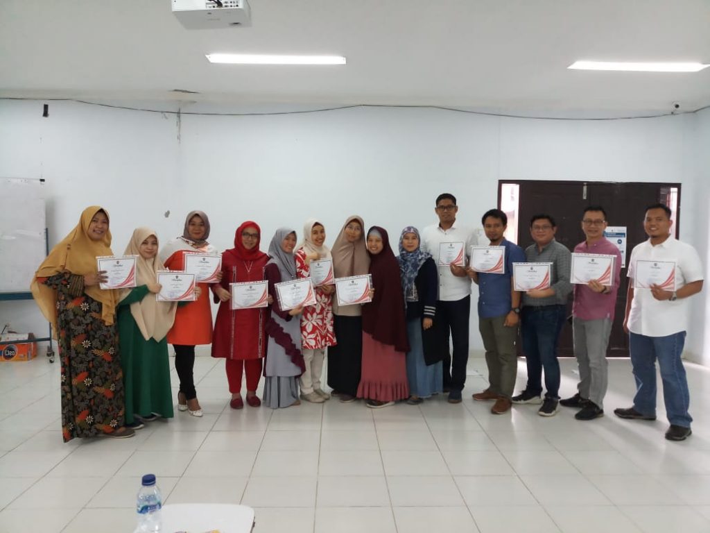 Pelatihan Energizer dan Ice Breaking bagi Dosen dan Profesi Kesehatan