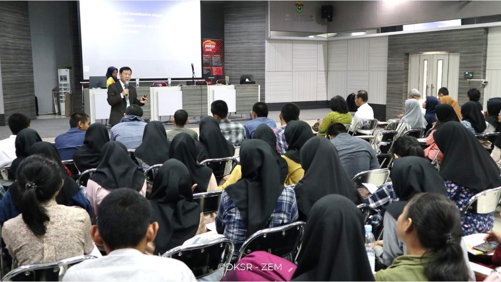 Konsisten Mendukung WCU, FKG Unhas Hadirkan Pembicara Internasional
