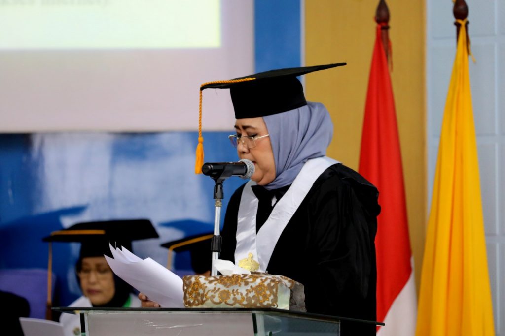 Dian Anggraece Sigit Parawansa Dikukuhkan Sebagai Guru Besar Unhas ke-399