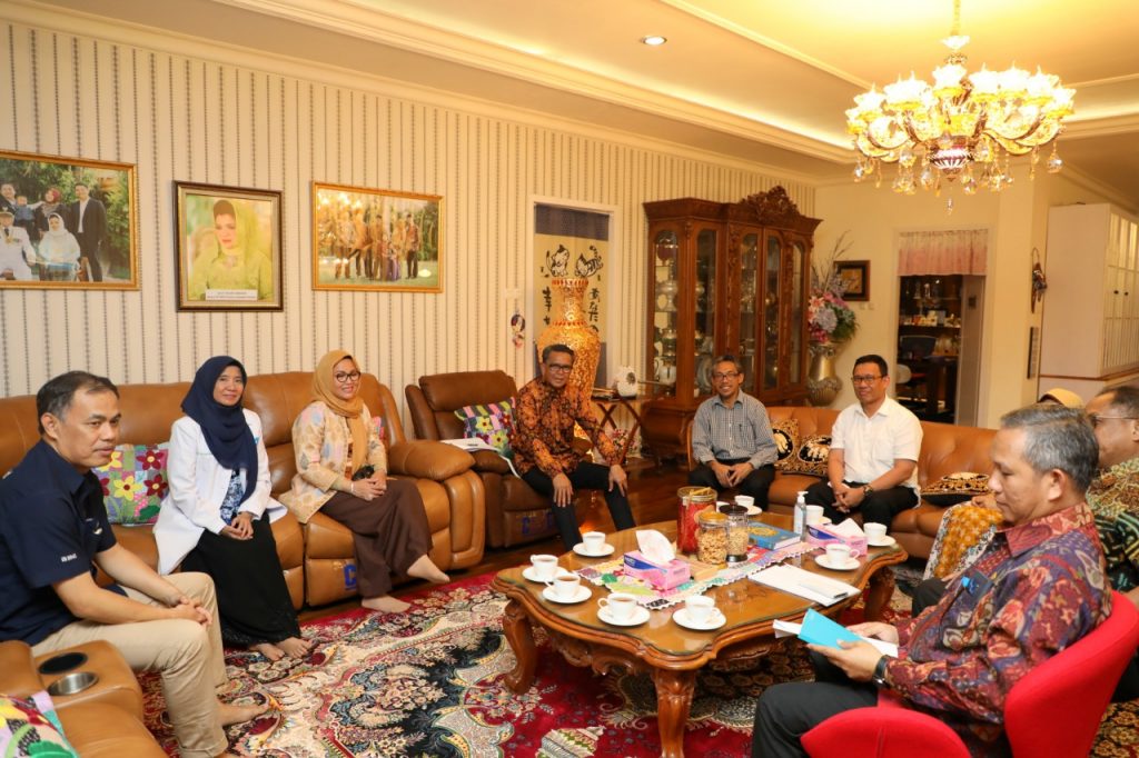 Rapat Satgas Unhas dan Gubernur Sulawesi Selatan, Kolaborasi Atasi Covid-19