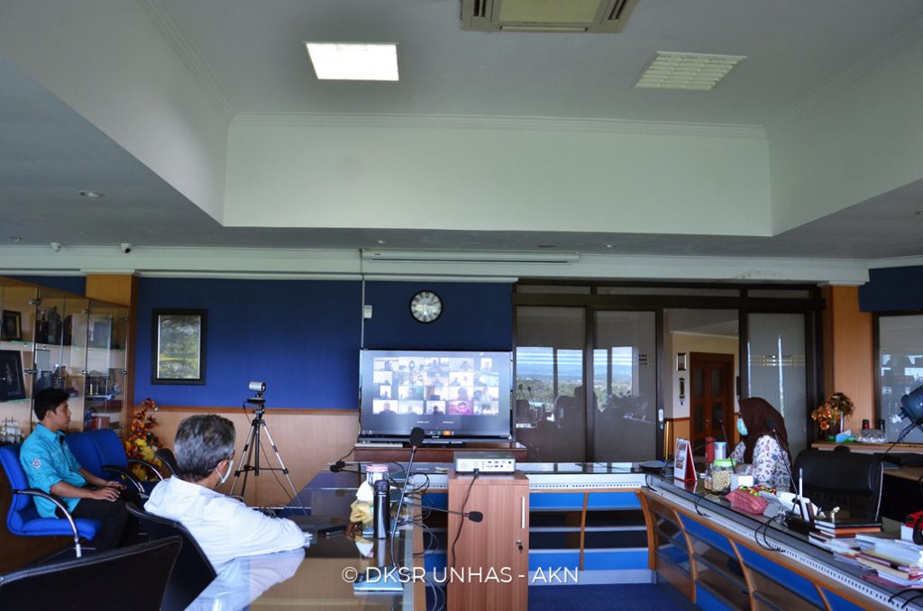 Unhas Gelar Rapat Koordinasi Pimpinan Melalui Konferensi Video