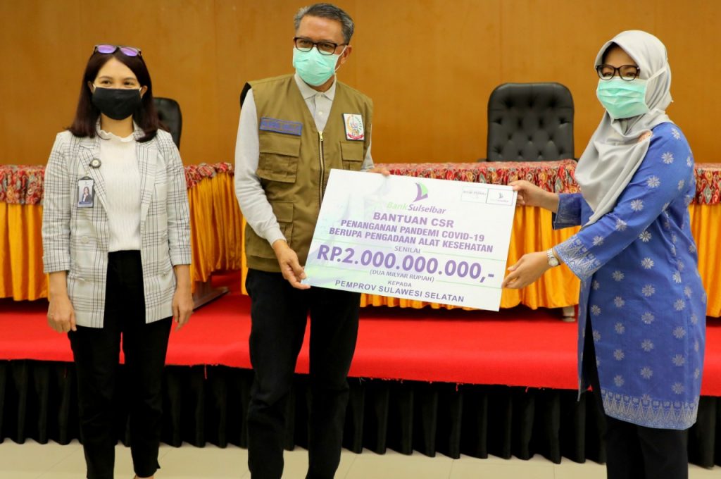 Satgas Covid-19 Unhas Terima Bantuan Bank Sulselbar Melalui Gubernur Sulsel