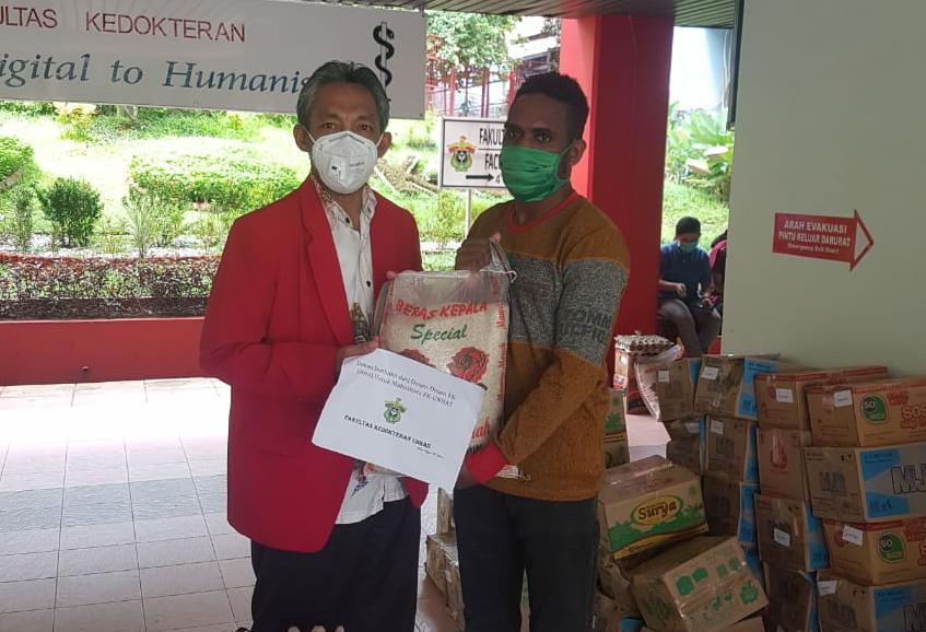 Mahasiswa Vokasi Asmat di Unhas Terima Bantuan dari Fakultas Kedokteran