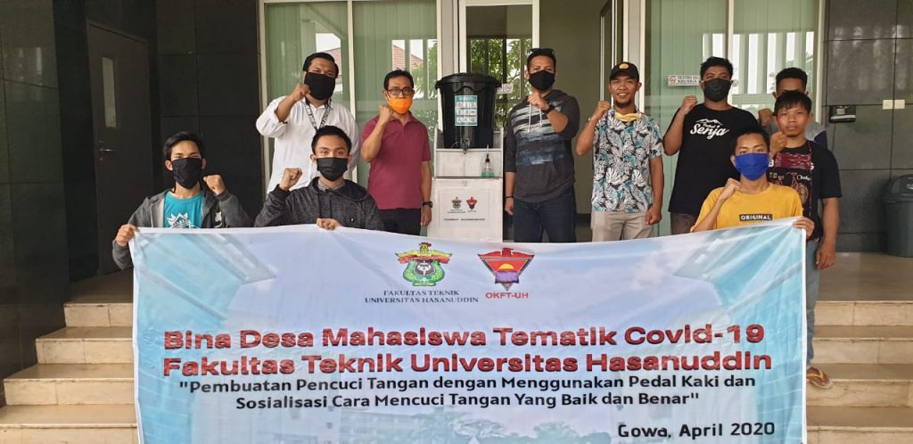 Gelar Program Bina Desa, FT Unhas Bagikan Mesin Pencuci Tangan untuk Masyarakat