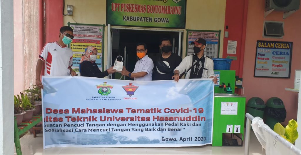 Hari Kedua Program Bina Desa, FT Unhas Salurkan Hand Washer untuk Puskesmas dan Polsek