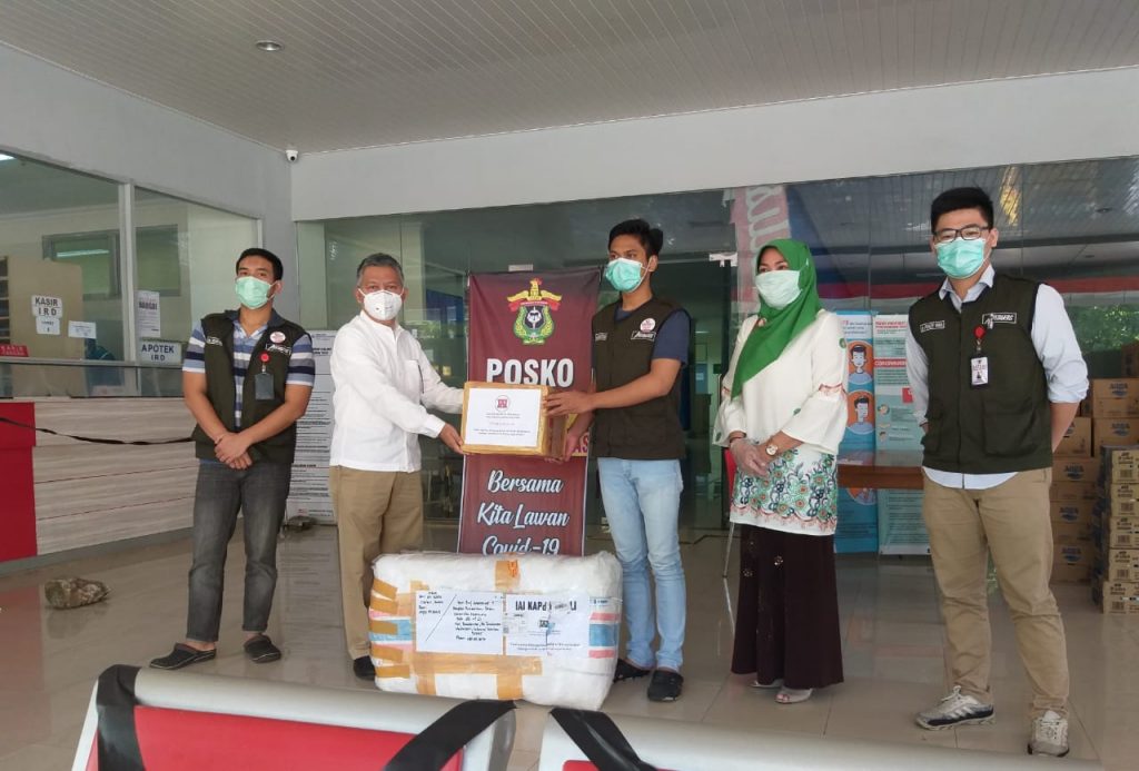 Tenaga Medis RSPTN Unhas Terima Bantuan APD dari Ikatan Akuntan Indonesia Sulsel