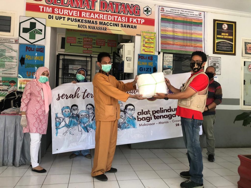 Ikatan Alumni Unhas Penuhi Kebutuhan APD untuk Tenaga Medis
