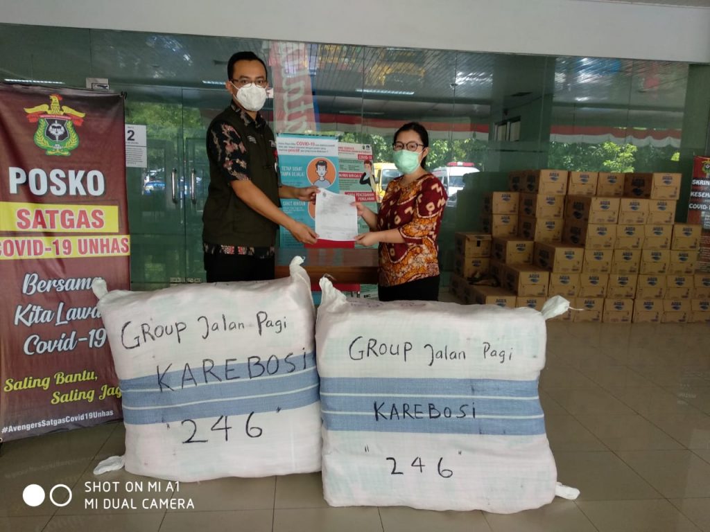 Grup Jalan Pagi Karebosi Donasikan Ratusan APD Untuk Tenaga Medis Melalui RSPTN Unhas