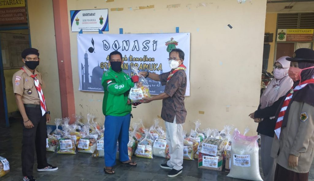 Pramuka Unhas Bantu Kebutuhan Pokok Panti Asuhan dan Masyarakat Hadapi Covid-19
