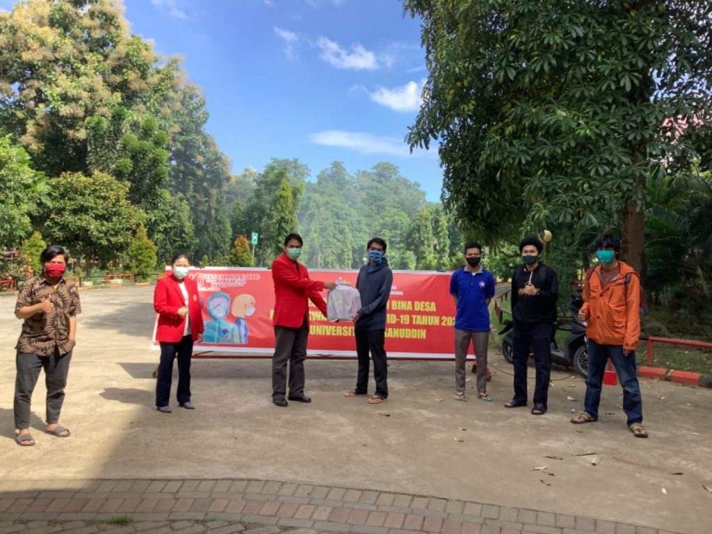 Farmasi Unhas Salurkan Bantuan Bahan Pokok Untuk Mahasiswa