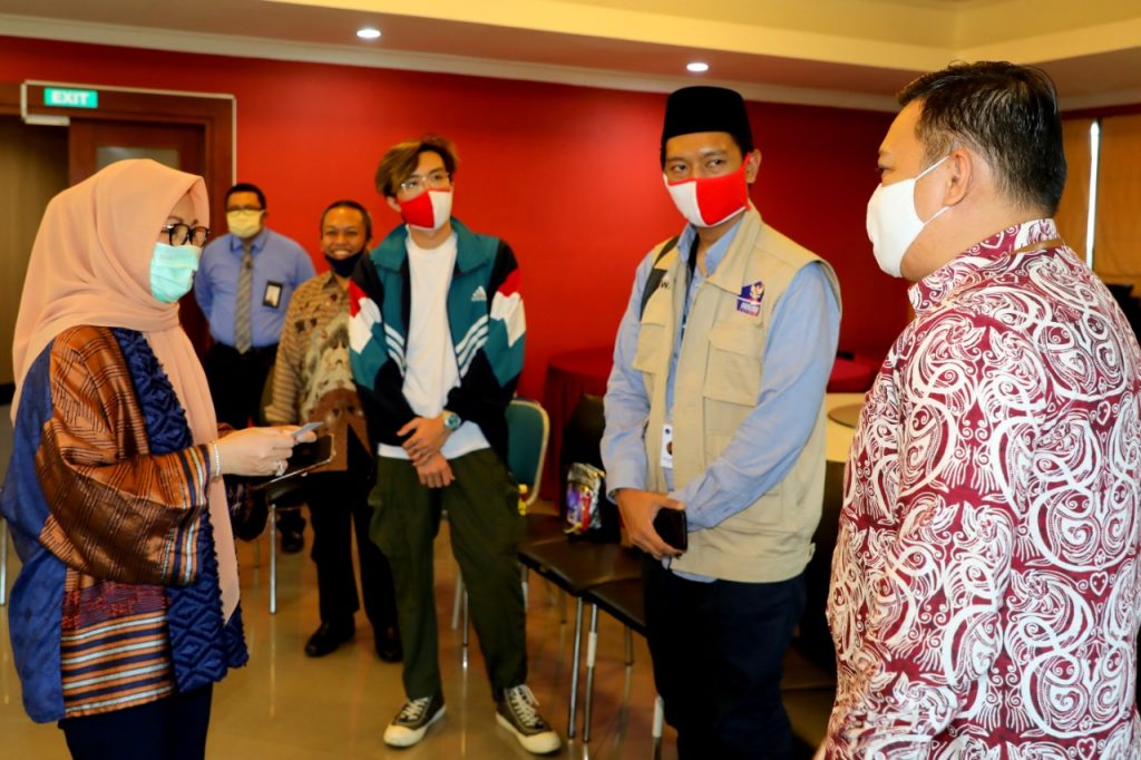 Bertemu Rektor Unhas, Influencer Dokter Tirta Paparkan Rencana Gerakan atasi Covid-19