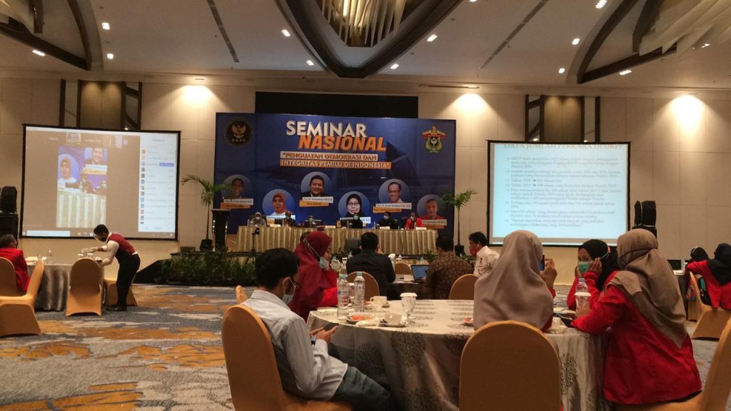 Unhas dan DKPP Gelar Seminar Penguatan Demokrasi dan Integritas Pemilu
