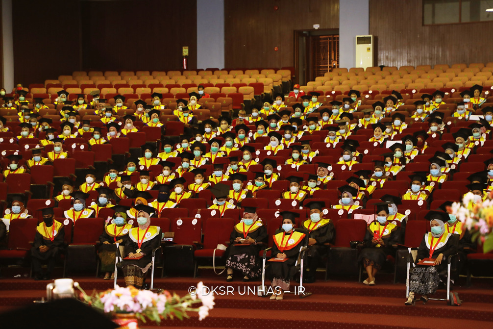 Unhas Gelar Wisuda Periode II Tahap Pertama Secara Luring Terbatas