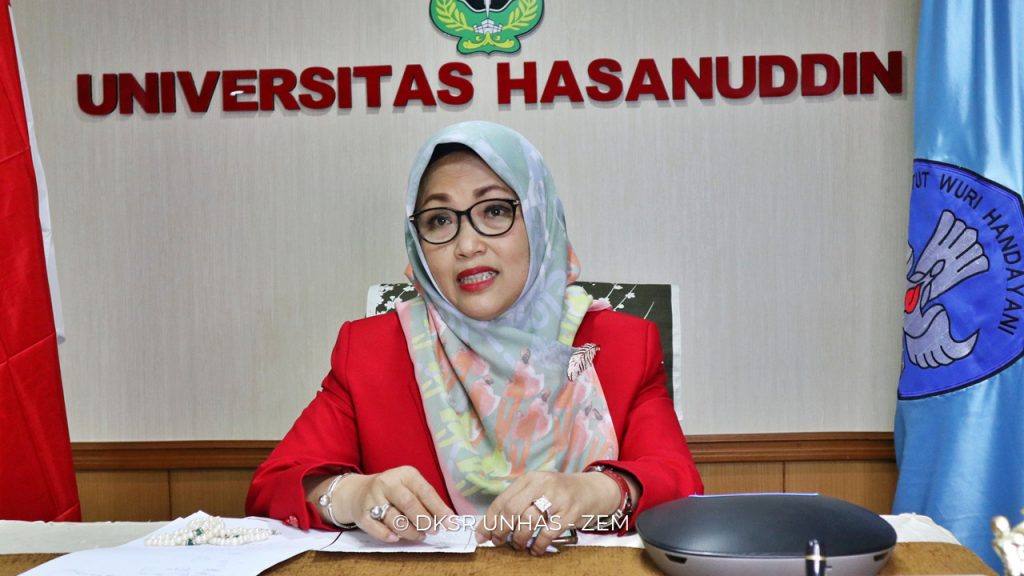 Prof Dwia Penanggap Diskusi Sinergitas Warga Gorontalo Bersama Ketua Watimpres RI