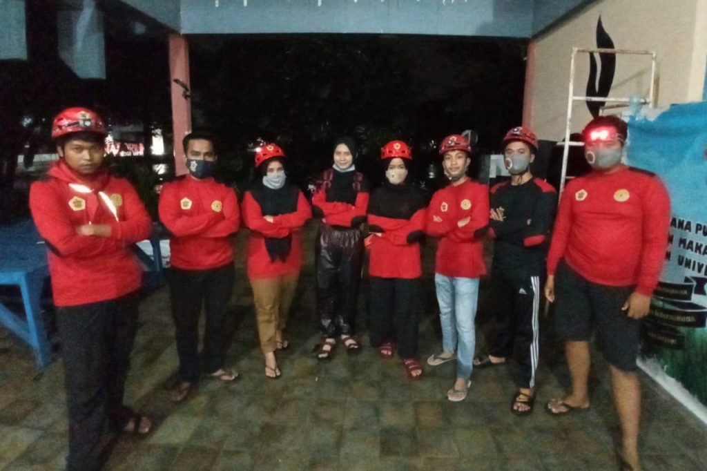 Tim Reaksi Cepat Pramuka Unhas Sigap Bantu Warga Terdampak Banjir