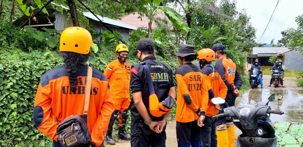 SAR Unhas Gelar Operasi Evakuasi Korban dan Open Donasi untuk Bencana Gempa Sulbar