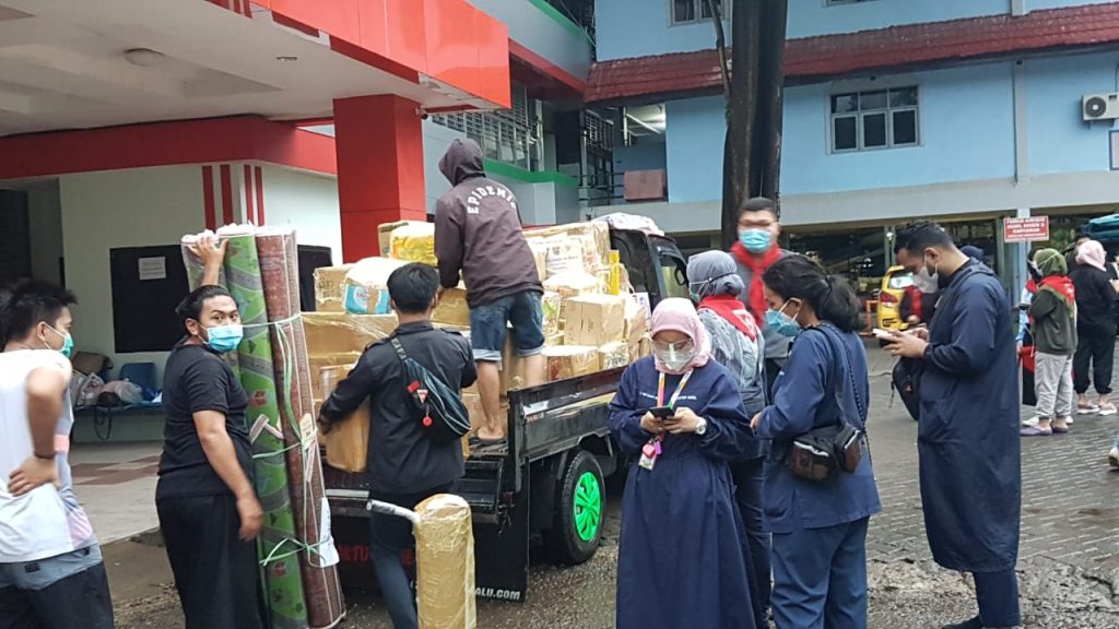 Pemulihan Pasca Bencana, FK Unhas Kirimkan Bantuan dan Tenaga Medis ke Sulawesi Barat
