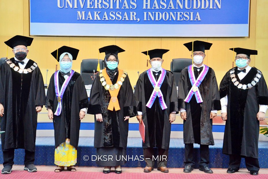 Unhas Kukuhkan Dua Guru Besar Fakultas Ilmu Kelautan dan Perikanan