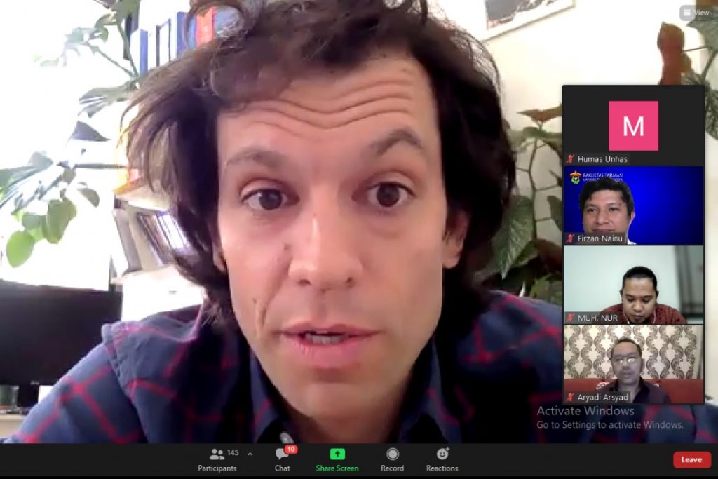 Series Kuliah Tamu Internasional bagi Mahasiswa Farmasi Unhas