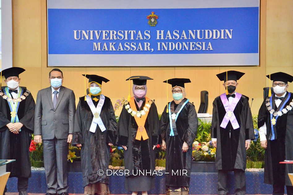 Unhas Gelar Pidato Penerimaan Tiga Guru Besar Baru