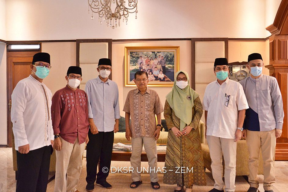 Rektor dan Jajaran Pimpinan Unhas Silaturahmi di Kediaman Jusuf Kalla