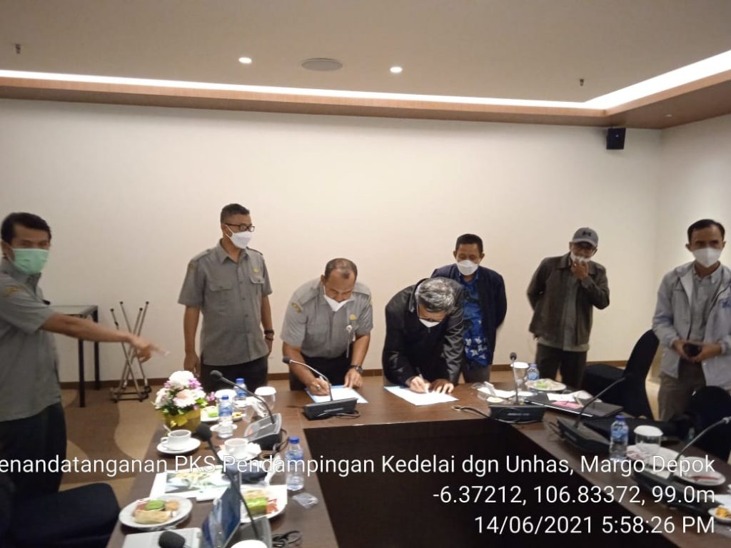 Unhas dan Kementerian Pertanian Kerja Sama Pendampingan Percepatan Produksi Kedelai