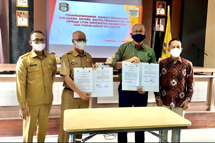 Unhas dan Bappelitbangda Kabupaten Wajo Tandatangani Perjanjian Kerja Sama