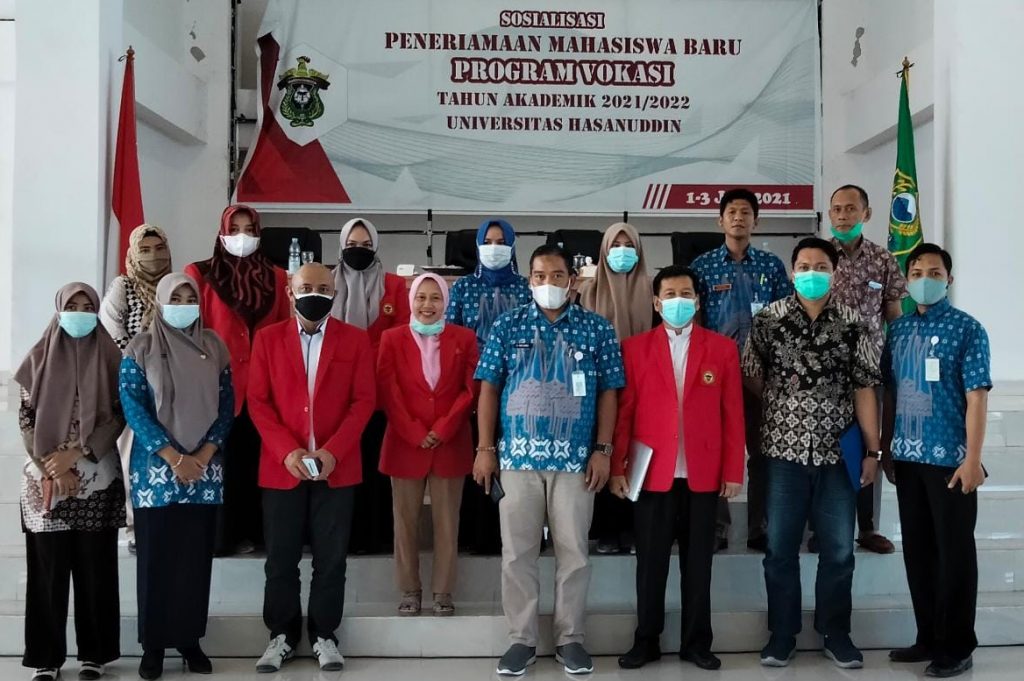 Road Show Program Vokasi Unhas di Kabupaten Barru