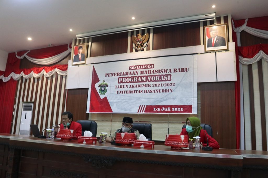 Unhas Sosialisasi Penerimaan Mahasiswa Baru Program Vokasi di Bone dan Wajo