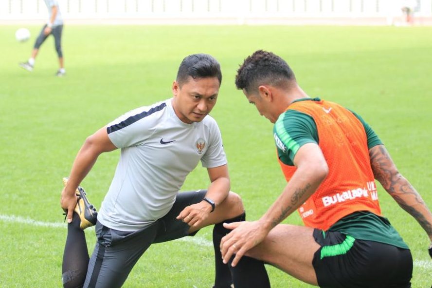 Immanuel Maulang, Alumni Unhas di Tim Fisioterapist Timnas Indonesia