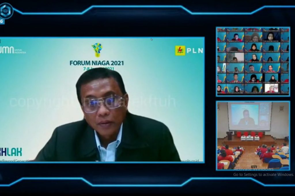 General Manager PLN Sulselrabar Berikan Motivasi Kepada Mahasiswa Baru FT Unhas