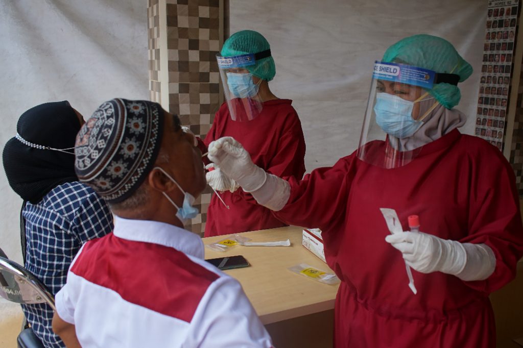 Satgas Covid-19 Unhas Fasilitasi Test Swab PCR Gratis bagi Warga Unhas