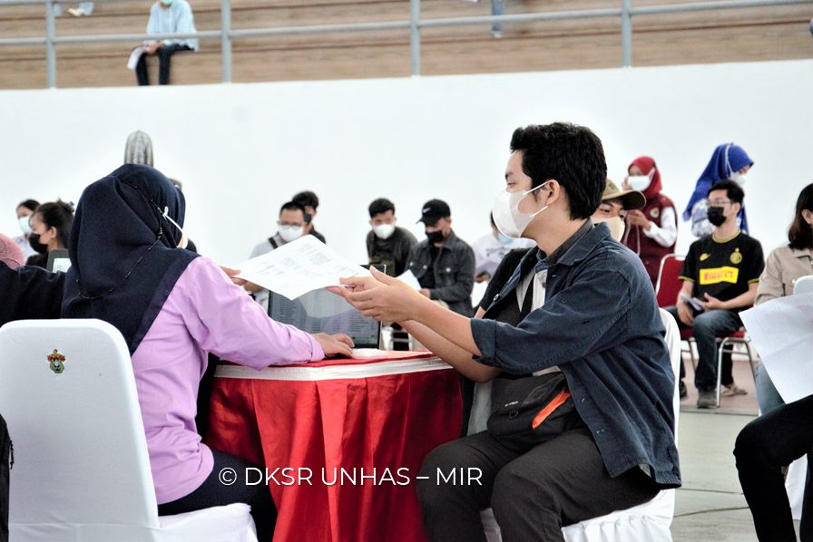 Unhas Kembali Melaksanakan Vaksinasi Covid-19 Dosis Dua