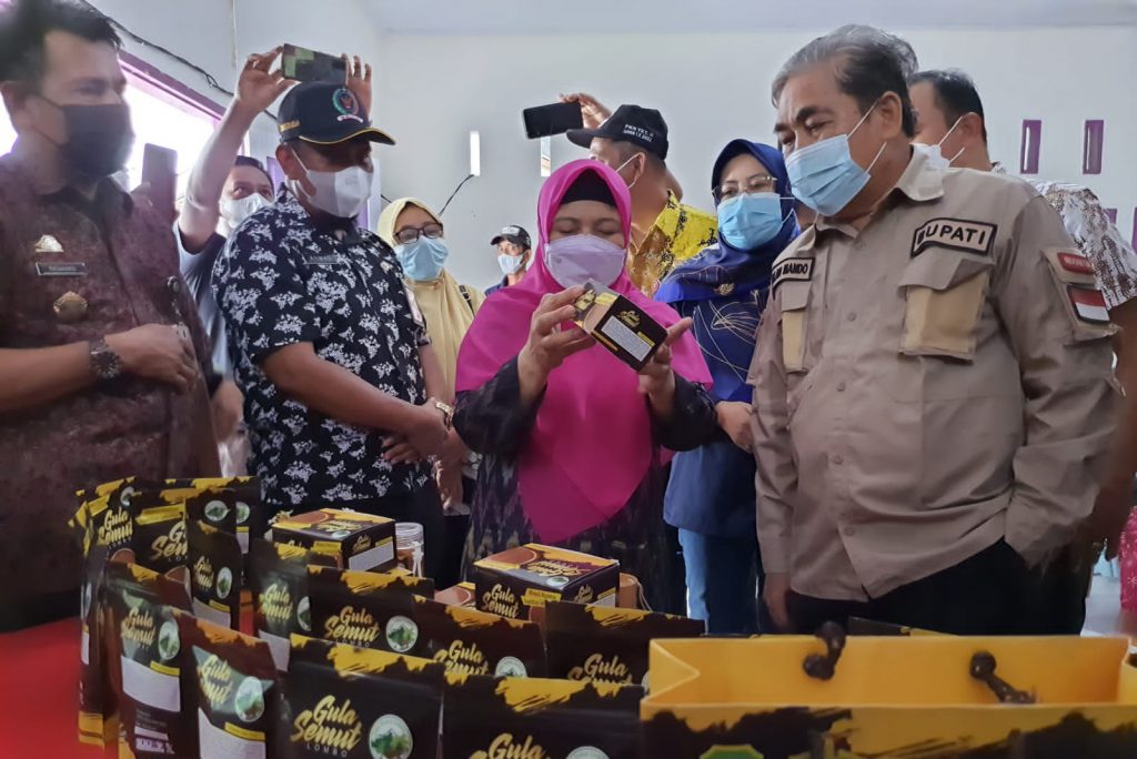 Fakultas Kehutanan Unhas Gelar Praktek Uji Coba Alat Pengolahan Gula Semut di Sidrap