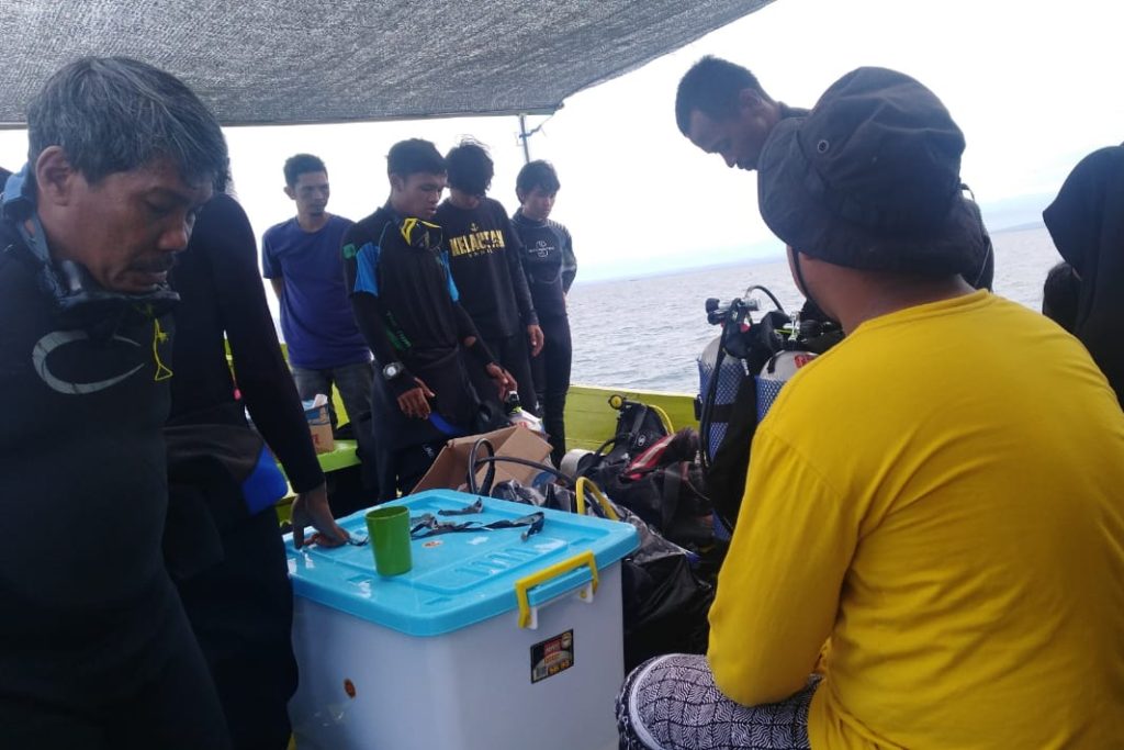 Unhas Kerja Sama Dinas Pariwisata Kabupaten Sinjai Berikan Pelatihan Selam Bagi Masyarakat