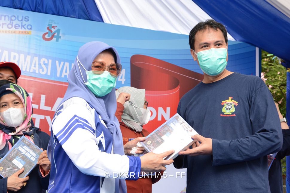 Puncak Dies Natalis ke-14, Fakultas Farmasi Unhas Launching Buku dan Apotek