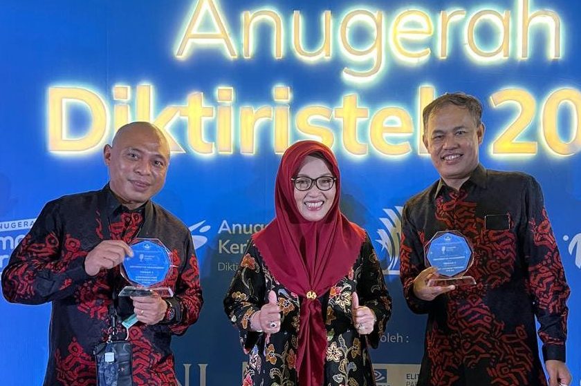 Unhas Raih Dua Penghargaan pada Ajang Anugerah Humas Diktiristek 2021