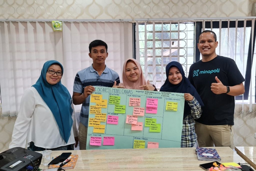 FIKP Unhas Gelar Workshop Bisnis Plan dan Bisnis Model Kanvas Bagi Mahasiswa Budidaya Perairan