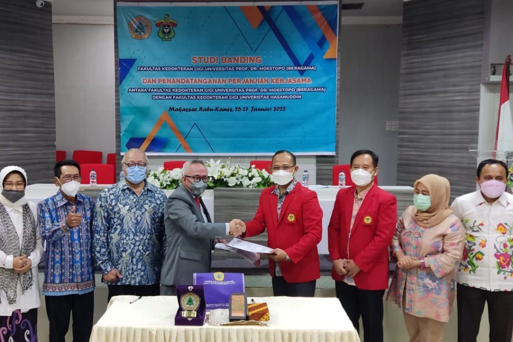 FKG Unhas dan UPDM (B) Jakarta Sepakat Kerja Sama Pengembangan Tridarma