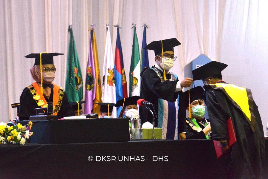 Wisuda Periode III Tahap 1 Tahun Akademik 2021/2022, Unhas Tambah 1.217 Lulusan Baru