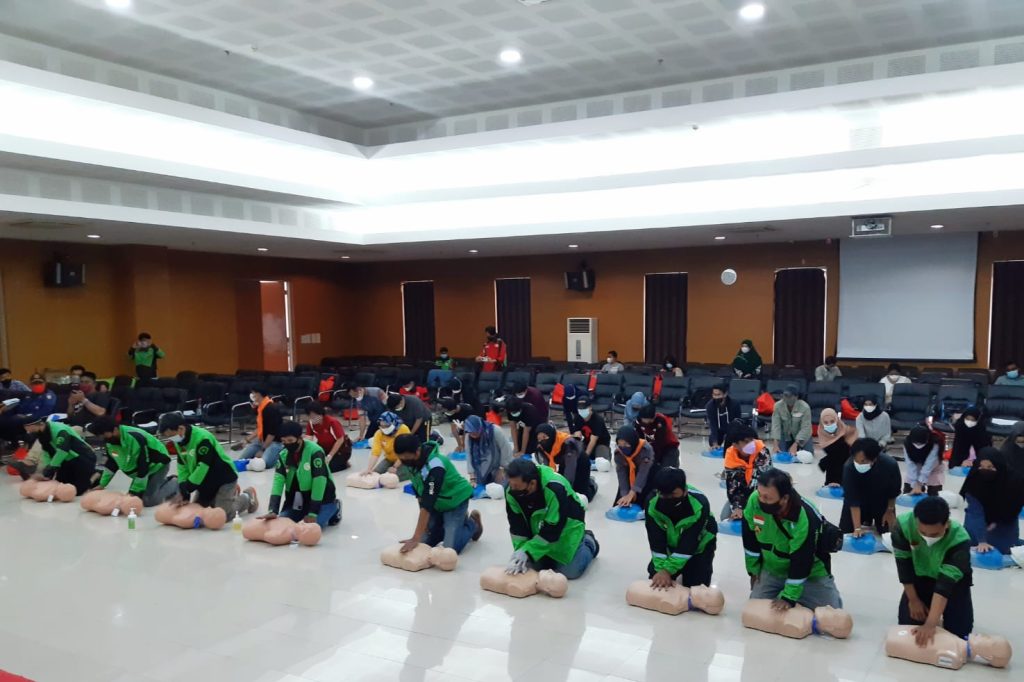 Rumah Sakit Unhas Gelar Pelatihan Bantuan Hidup Dasar untuk Masyarakat dan Driver Online