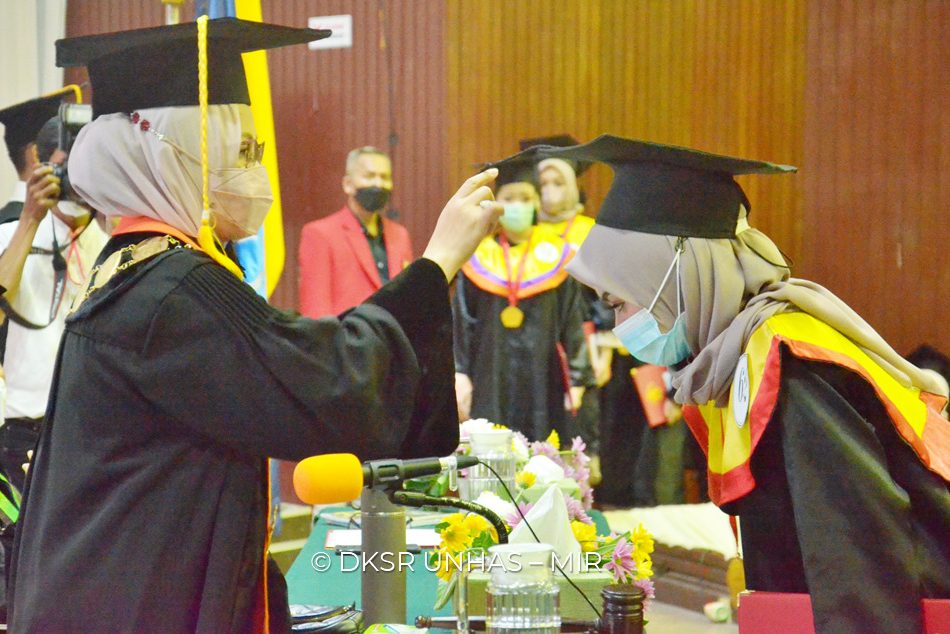 Lulusan Terbaik Unhas untuk Seluruh Jenjang pada Wisuda Periode III Tahap II Tahun Akademik 2021/2022