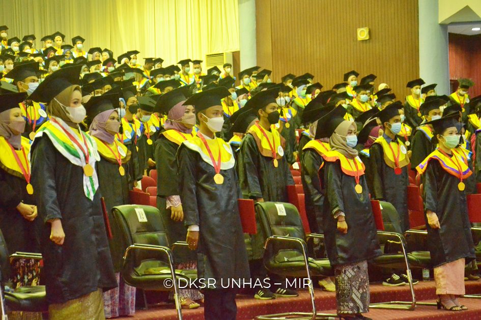 Unhas Gelar Wisuda Periode III Tahap 2 Tahun Akademik 2021/2022 untuk Semua Jenjang Studi