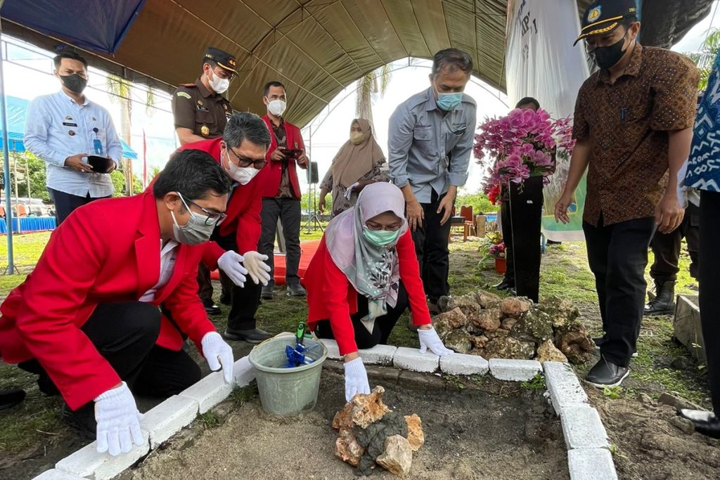 Peletakan Batu Pertama Pembangunan Gedung Kampus Vokasi Unhas di Selayar
