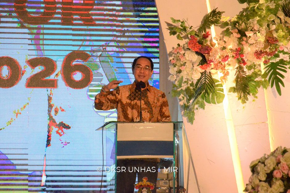 Prof. Dwia dan Prof. JJ Menghadiri Acara Pisah Sambut Rektor Universitas Hasanuddin